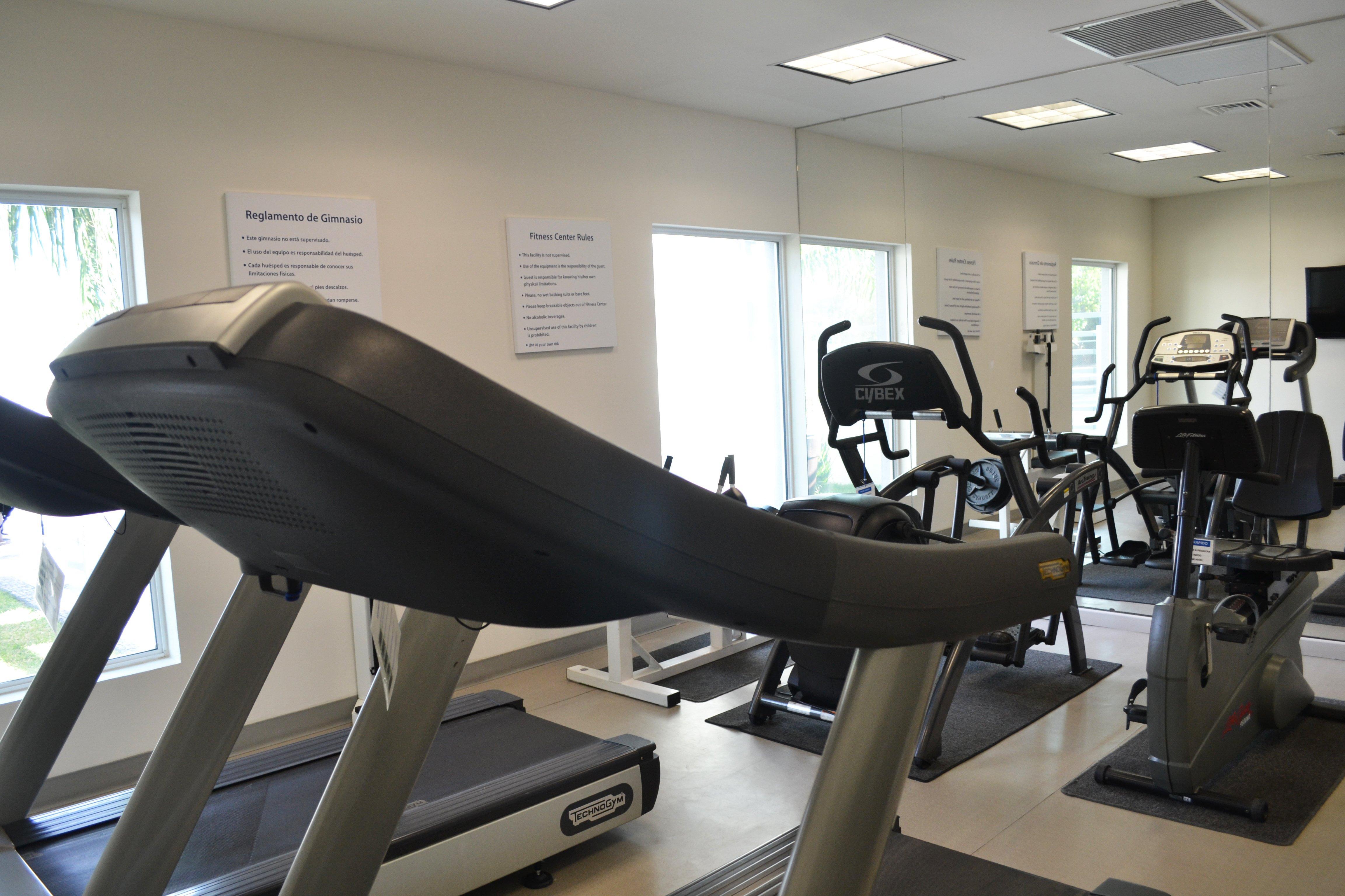 홀리데이 인 익스프레스 과이마스 호텔 외부 사진 The gym at the National Training Centre